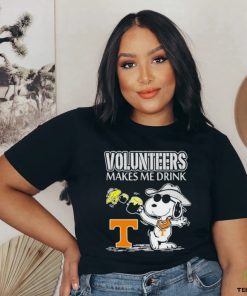 Snoopy And Woodstock Tennessee Volunteers Makes Me Drinks Shirt