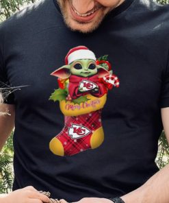 Merry Christmas Baby Yoda Hug Kansas City Chiefs T Shirt Funny Xmas2