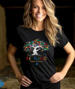 BE KIND AUTISM AWARENESS Classic T Shirt