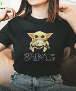 Baby Yoda Hug New Orleans Saints Star War Shirt