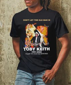 Don’t let the old man in Toby Keith 1961 2024 signature hoodie, sweater, longsleeve, shirt v-neck, t-shirt