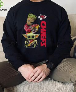 Groot Vs Baby Yoda Hug Kansas City Chiefs Christmas T Shirt