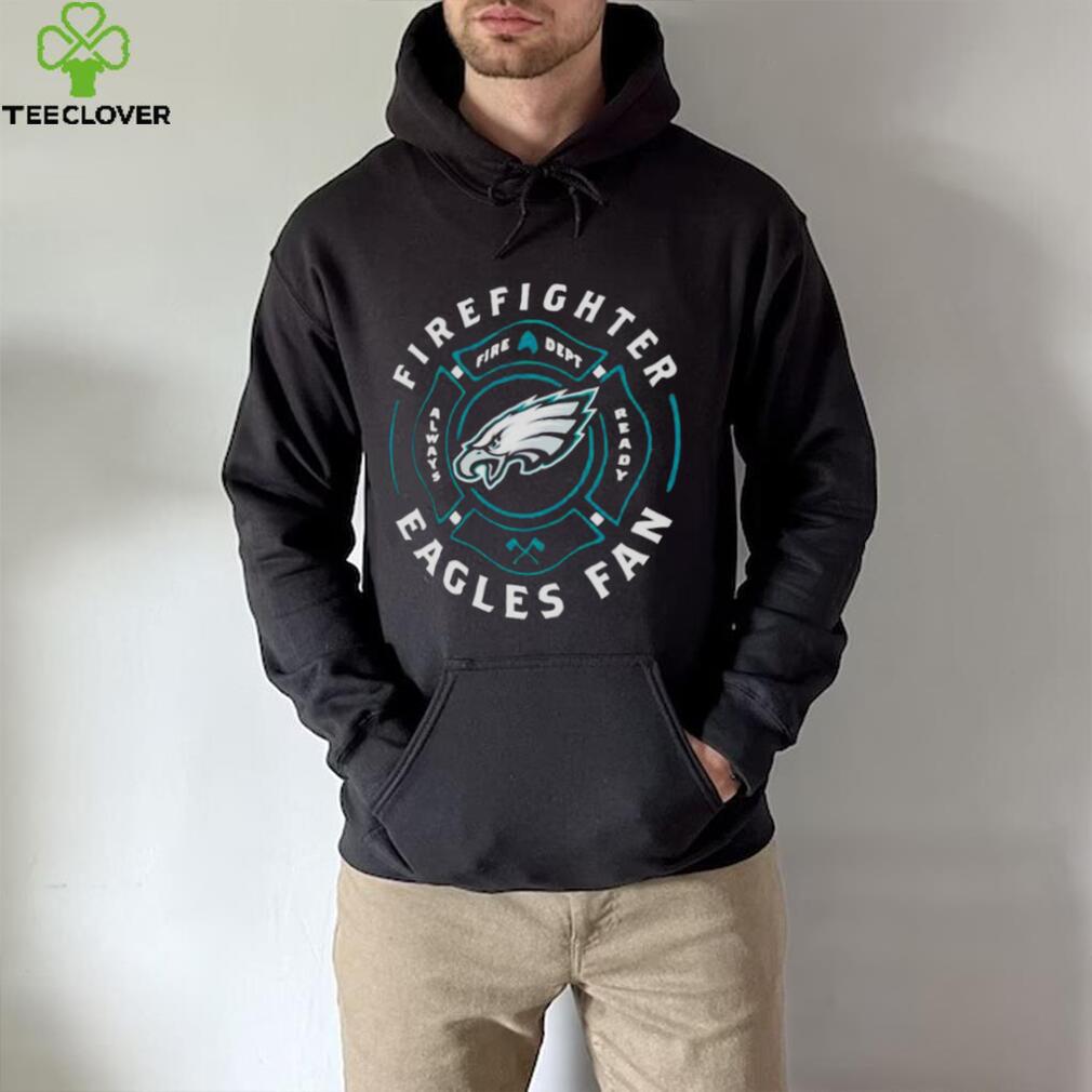 ClarkCoBrands This Is What An Eagles Fan Looks Like T-Shirt | Philadelphia Eagles Fan | Eagles Gift | Eagles Shirts | Eagles Gear | Eagles Football Tshirt