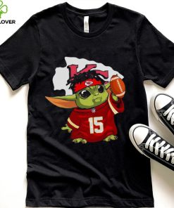 Star Wars Baby Yoda Mandalorian Patrick Mahomes Kansas City Chief T Shirt Mery Christmas
