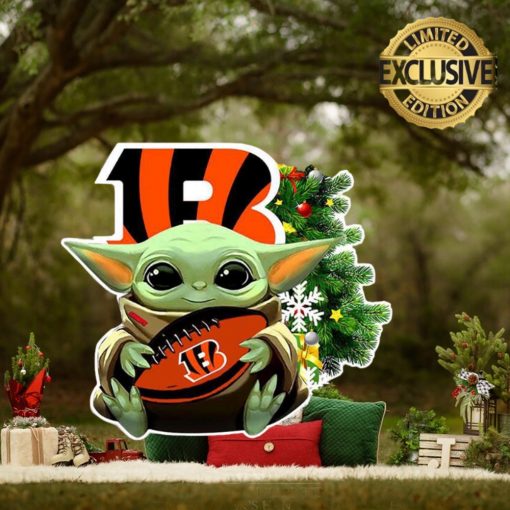 [removal.ai]_204e5e3c f72c 4acb b813 dc93c3161be0 cincinnati bengals baby yoda nfl christmas tree decorations ornament