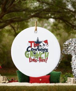 the cowboys grinch lives here christmas ornament Circle