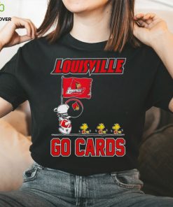 Snoopy and Woodstock holding flag Louisville go Cards shirt