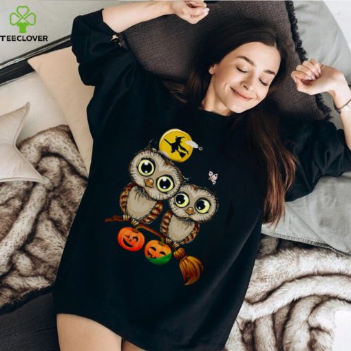 This funny tshirt is for girls of all ages who love owls. It’s a nice present for your Classic T Shirt