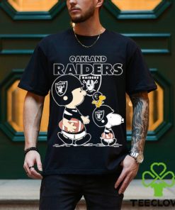 Oakland Raiders Snoopy Plays The Football Game shirt