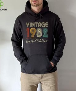 40 Year Old Gifts Vintage 1982 Limited Edition 40th Birthday T Shirt